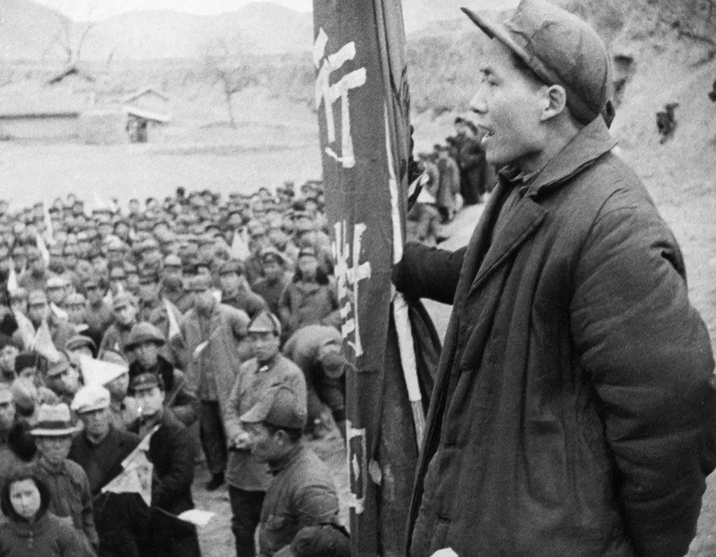 Mao Zedong group followers 1944 1024x796 - ماو تسي تونج