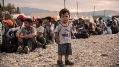 الأطفال اللاجئون